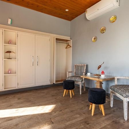 Stayvista At Serene With Outdoor Bonfire Barog Exterior foto